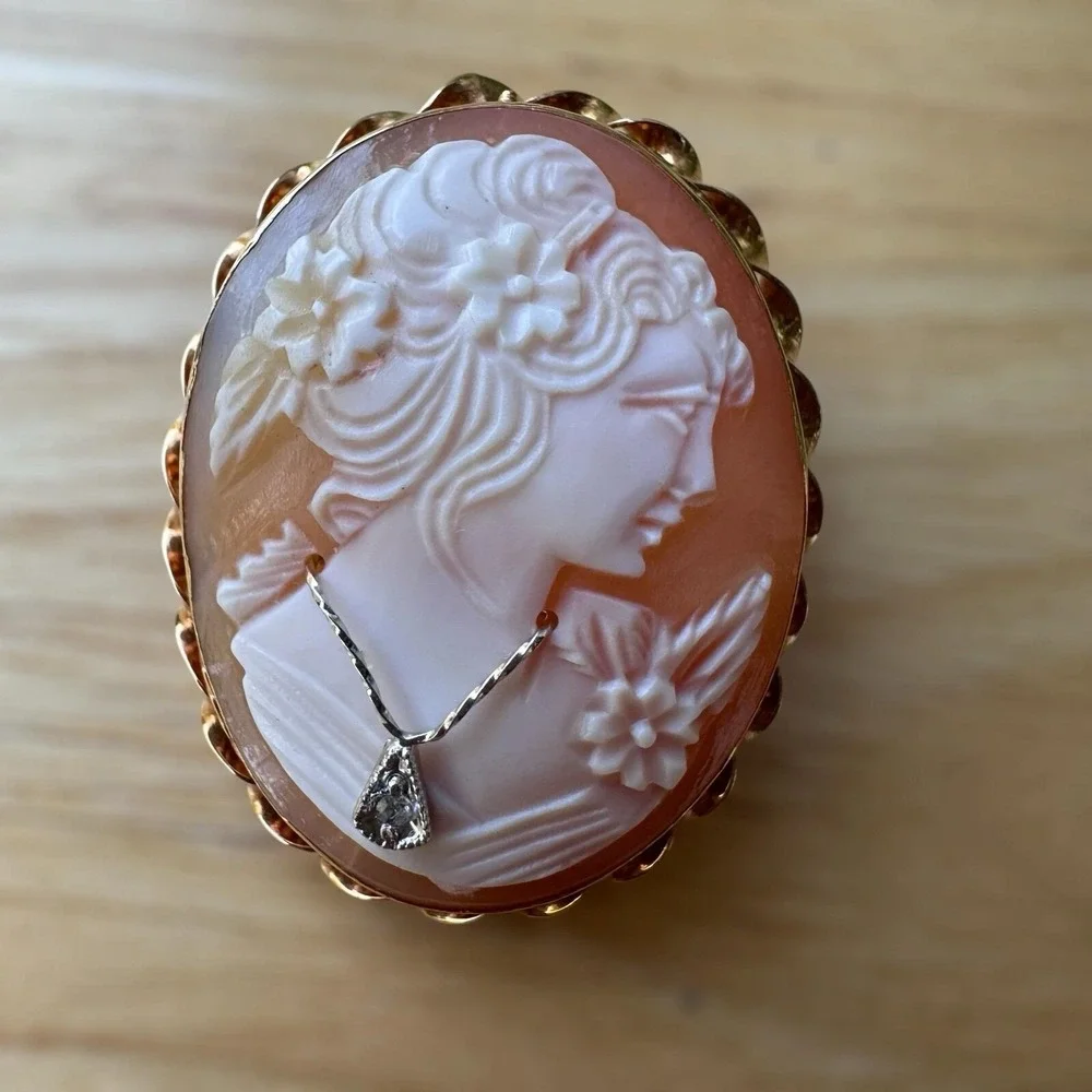 Art Deco Cameo Brooch Pendant 1.4 Inch Diamond Carved Shell 14K Yellow Gold 6.2g